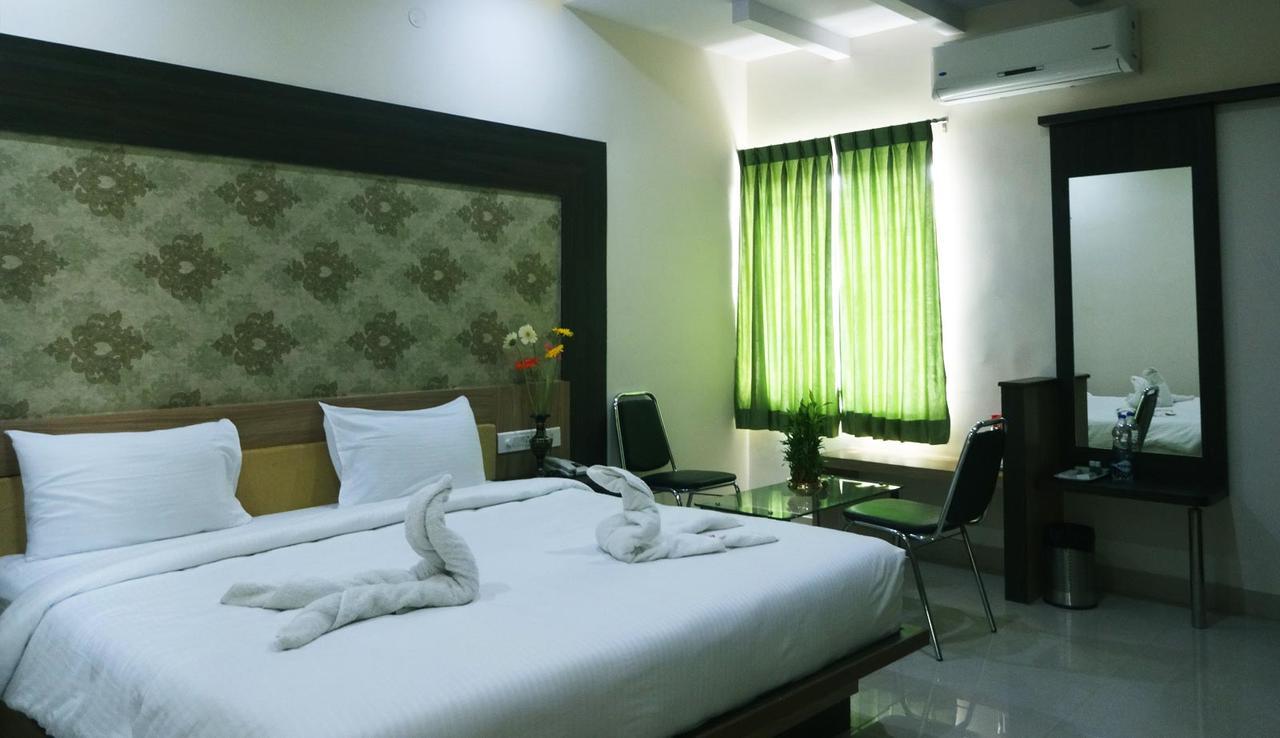 Hotel Sri Vaari Residency โฮซูร์ ภายนอก รูปภาพ